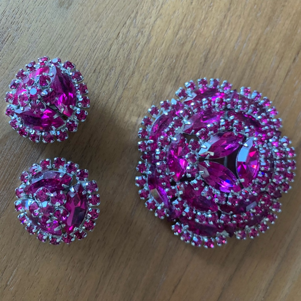 Sherman Vintage Deep Pink Rhinestone Brooch and Clip-on Earring Set. Claw set.